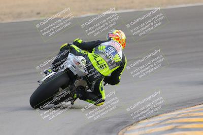 media/Dec-17-2022-SoCal Trackdays (Sat) [[224abd9271]]/Turn 10 Backside (120pm)/